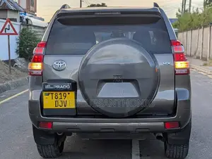 Toyota Land Cruiser Prado 2016 Gray