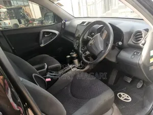 Toyota Vanguard 2011 Black