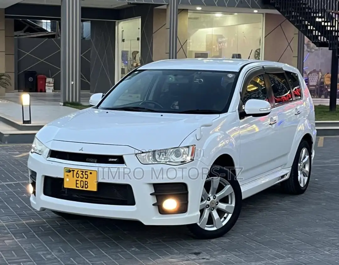 Mitsubishi Outlander 2010 White