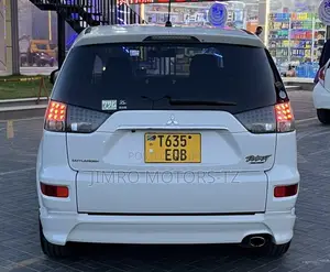 Mitsubishi Outlander 2010 White