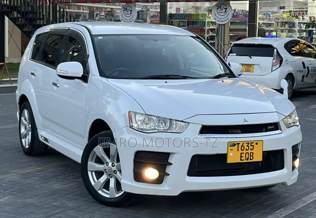Mitsubishi Outlander 2010 White