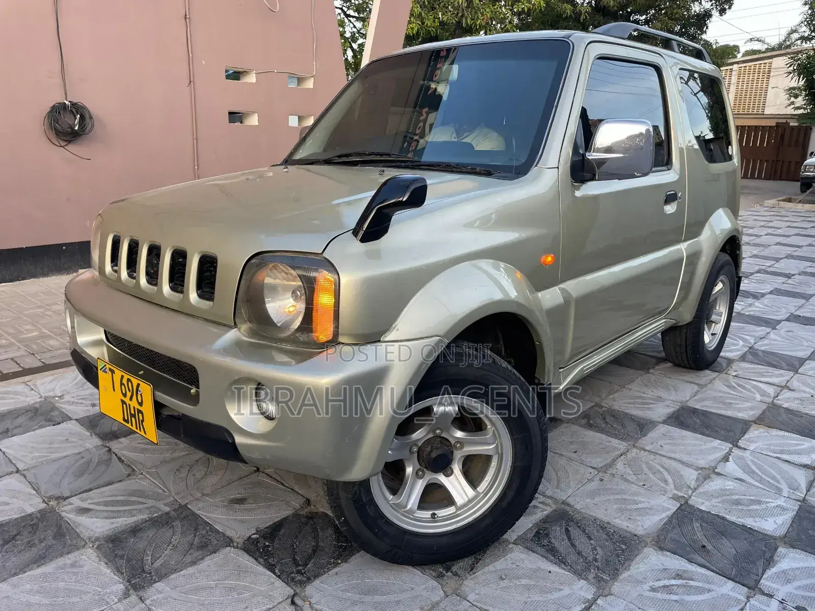 Suzuki Jimny 2013 Gold