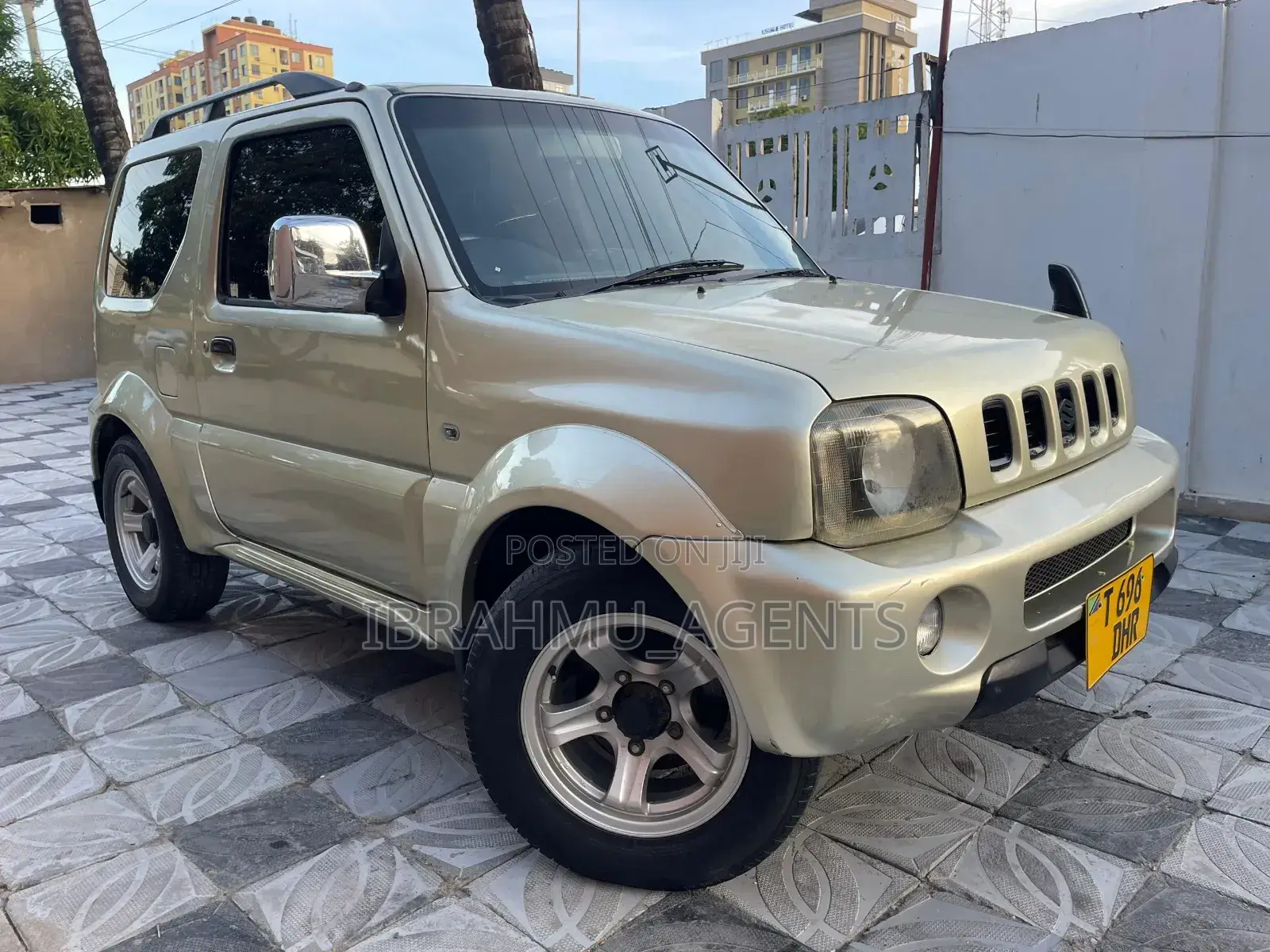 Suzuki Jimny 2013 Gold
