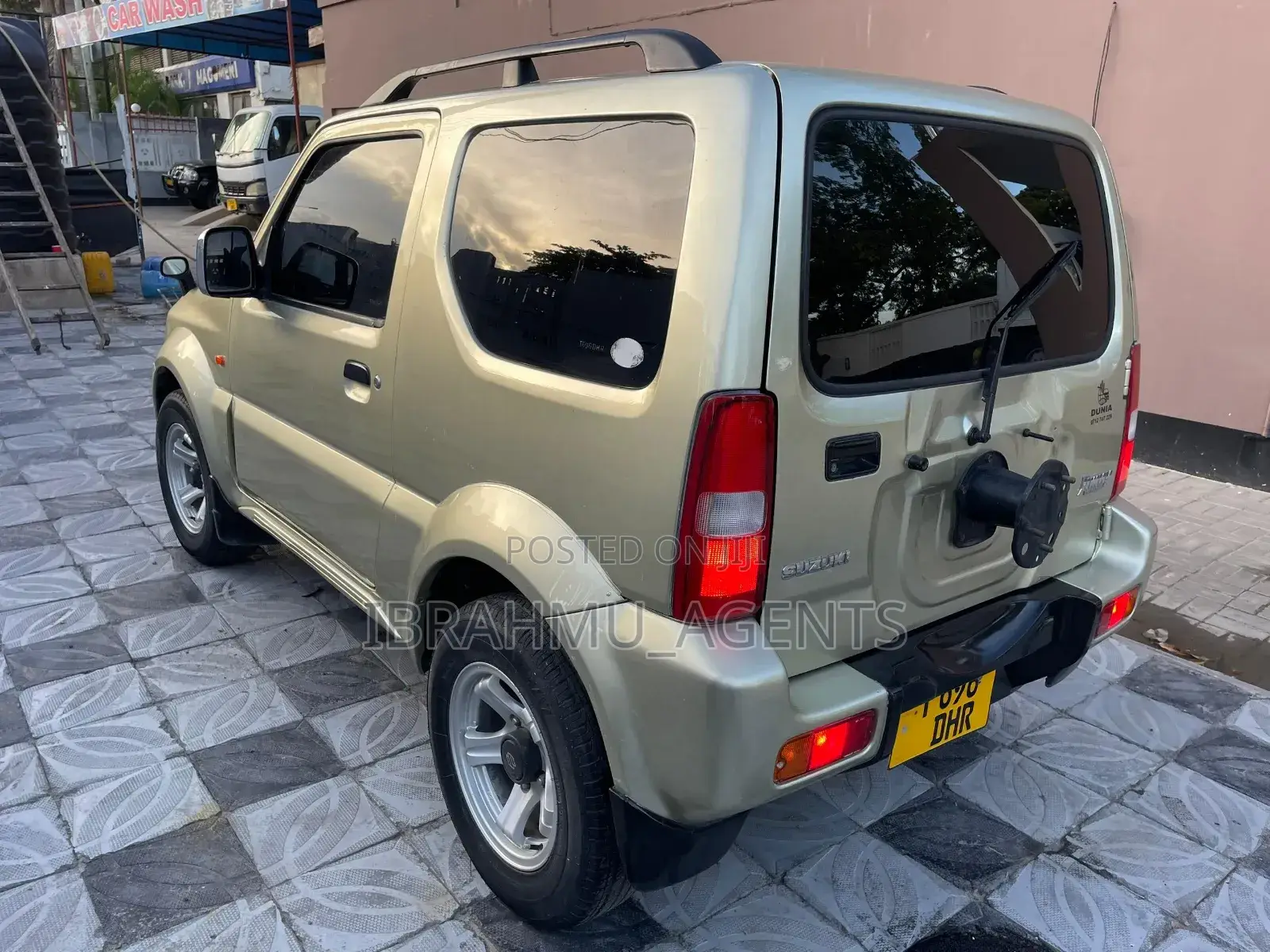 Suzuki Jimny 2013 Gold