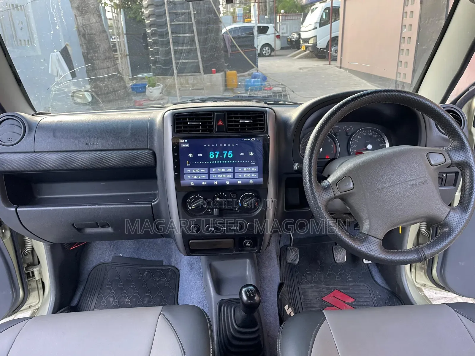 Suzuki Jimny 2013 Gold