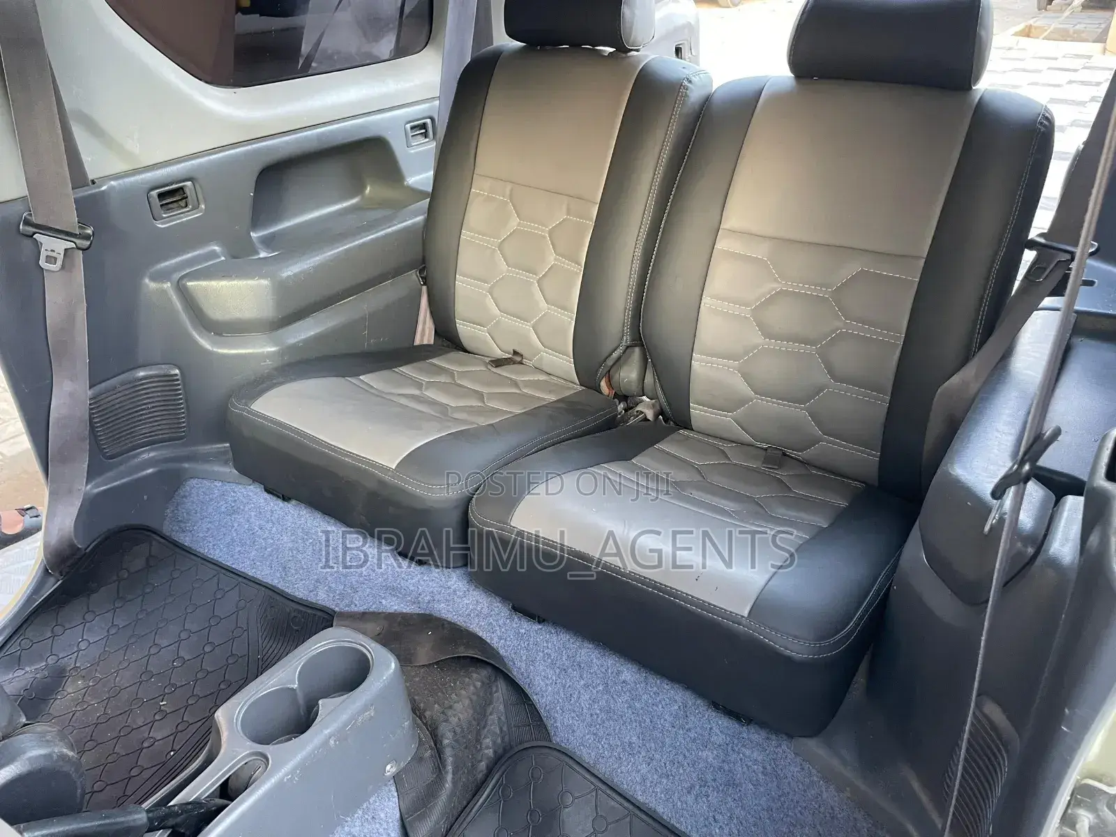 Suzuki Jimny 2013 Gold