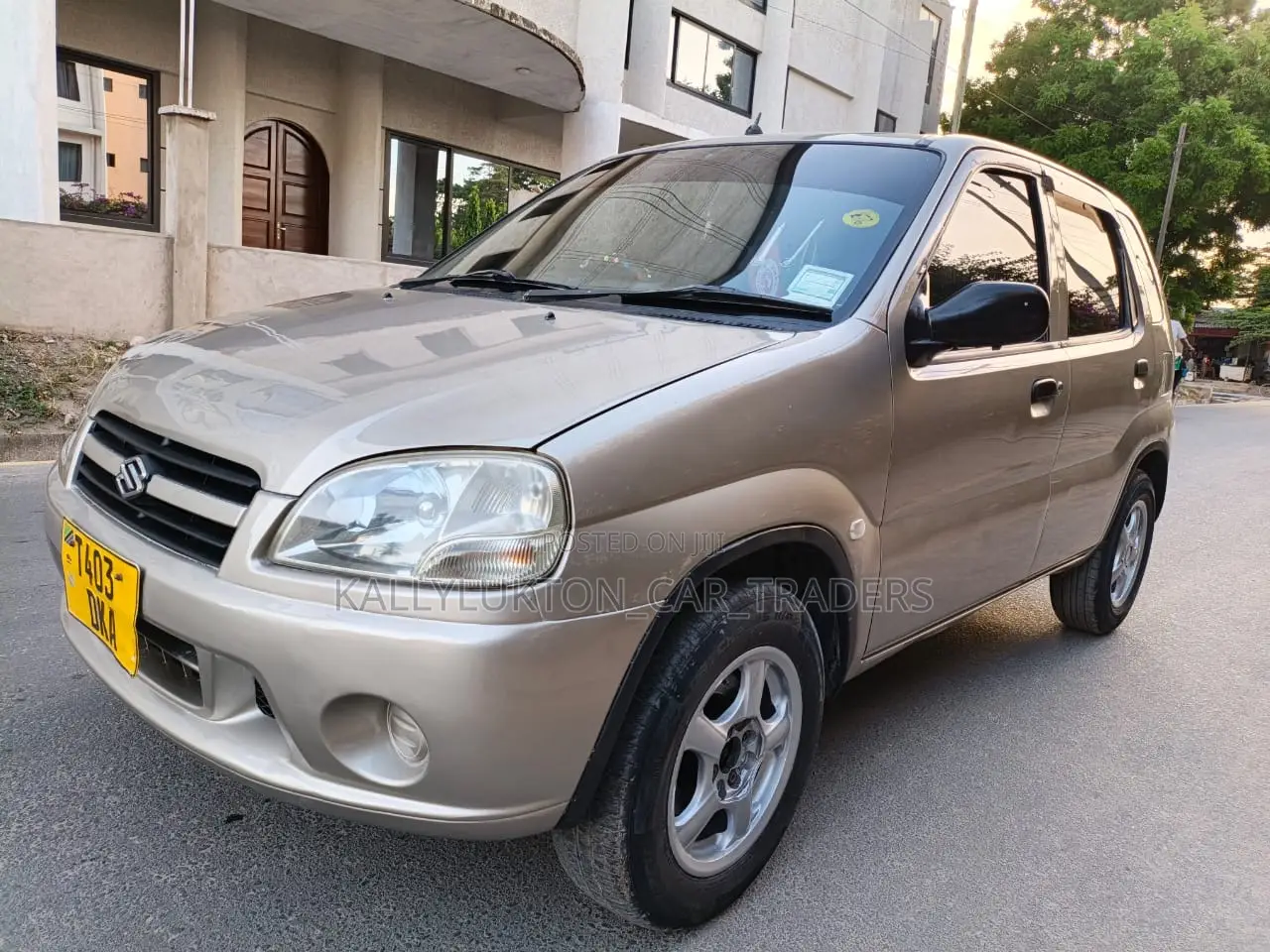 Suzuki Swift 2003 Gold
