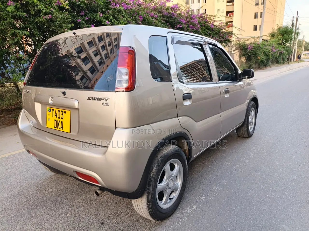 Suzuki Swift 2003 Gold