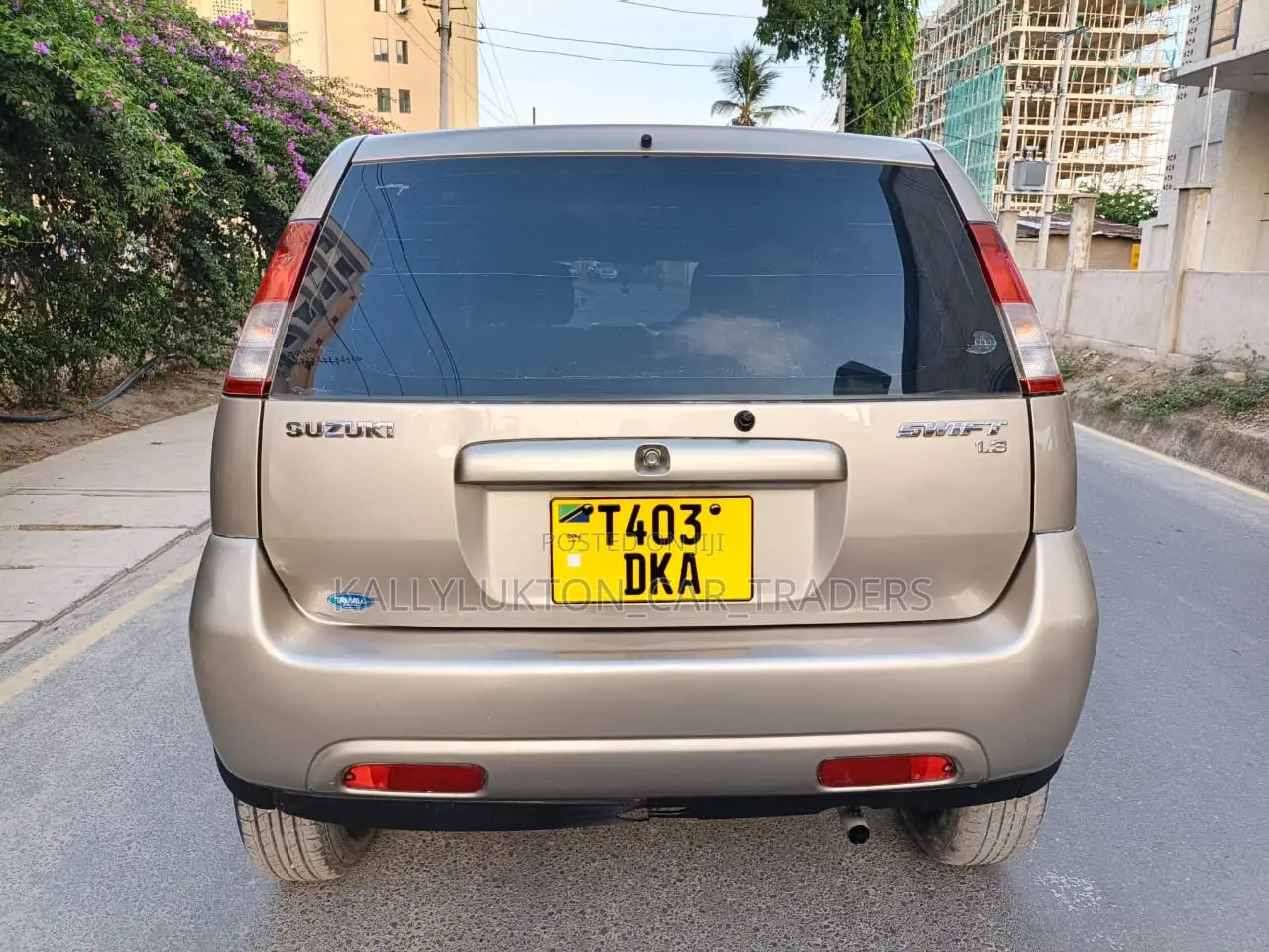 Suzuki Swift 2003 Gold