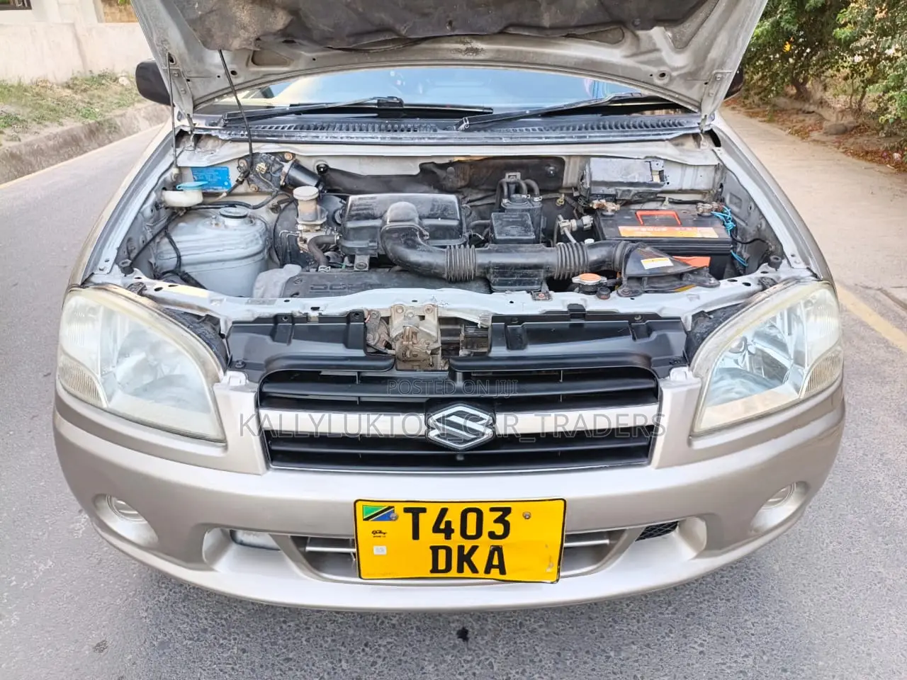 Suzuki Swift 2003 Gold