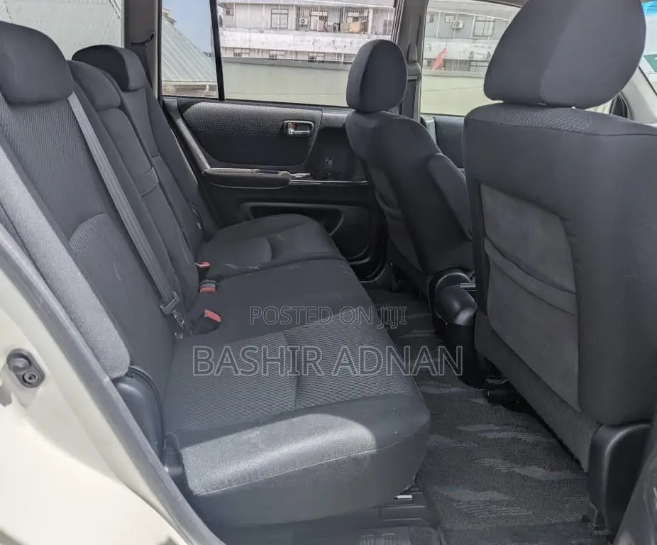 Toyota Kluger 2004 White