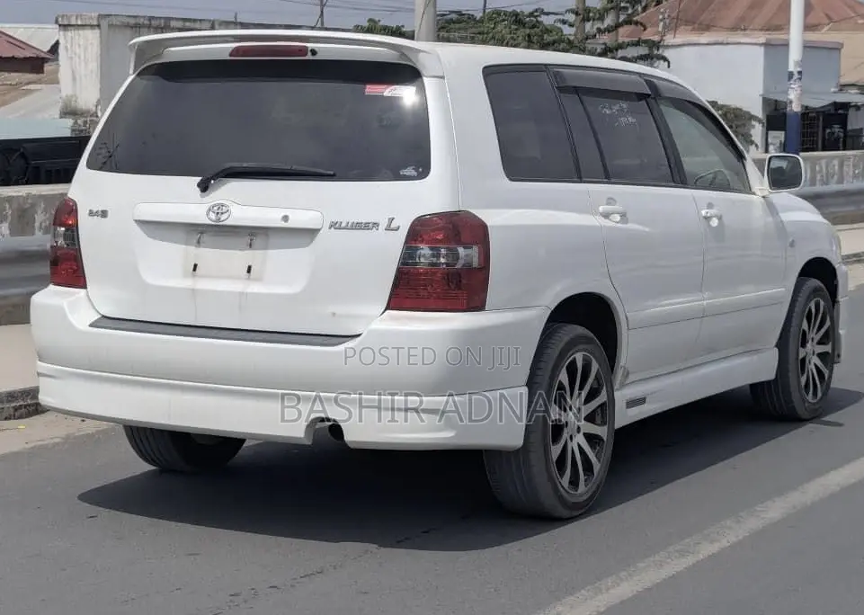 Toyota Kluger 2004 White