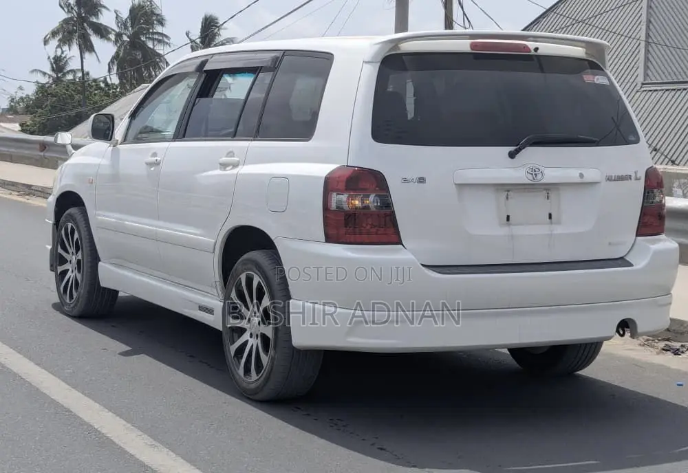 Toyota Kluger 2004 White