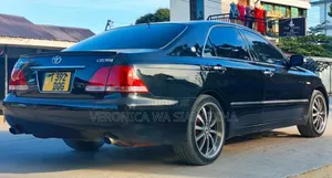 Toyota Crown 2004 Black