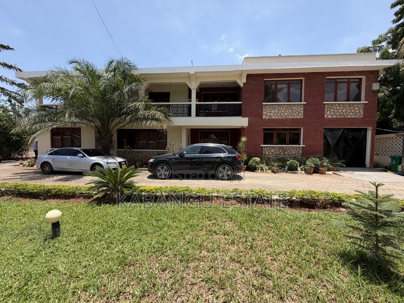 11bdrm House in Mikocheni for rent