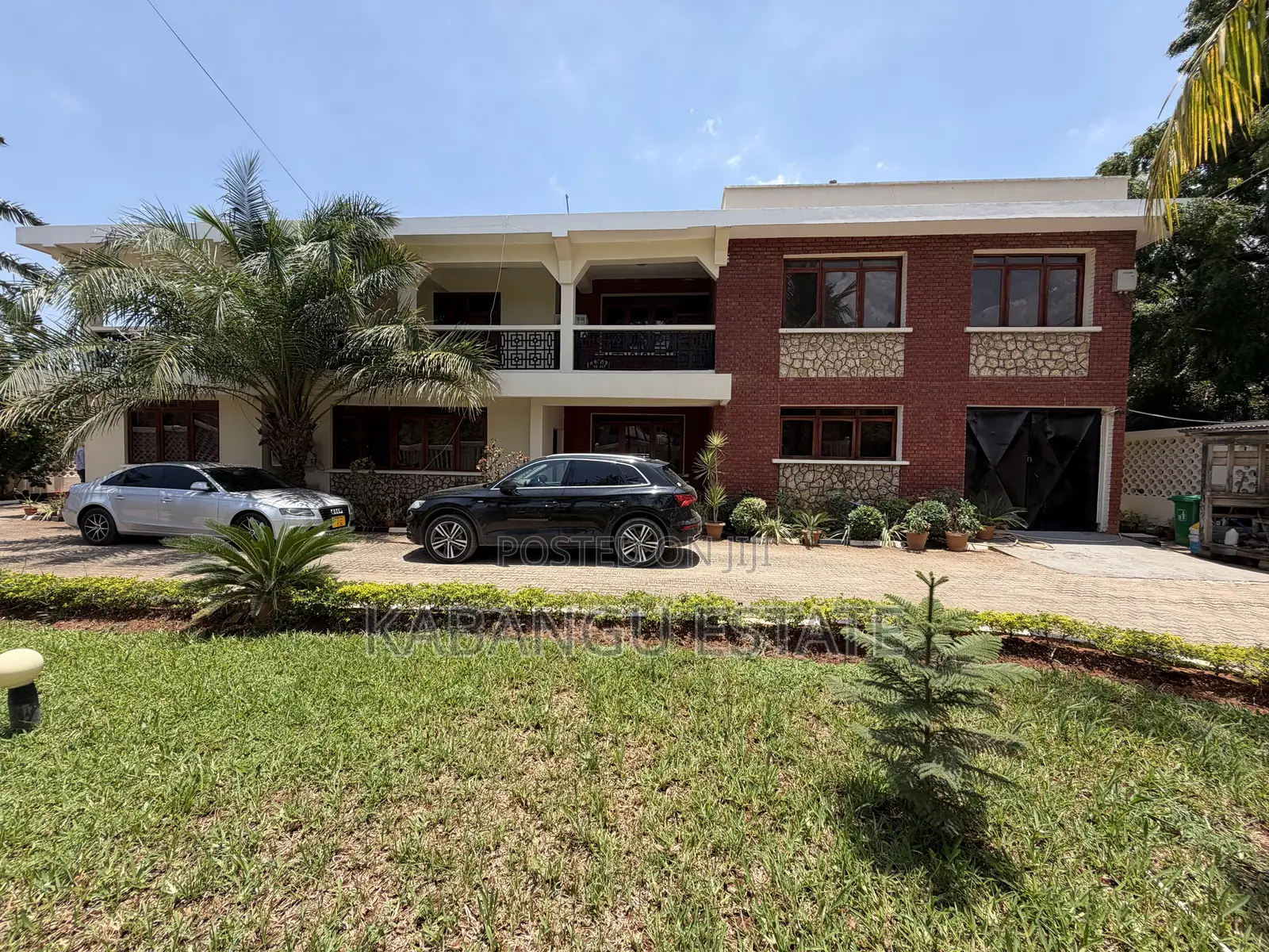 11bdrm House in Mikocheni for rent