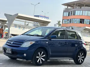 Toyota IST 2005 Blue