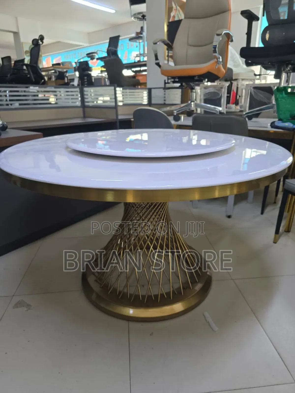 Round Dinning Table