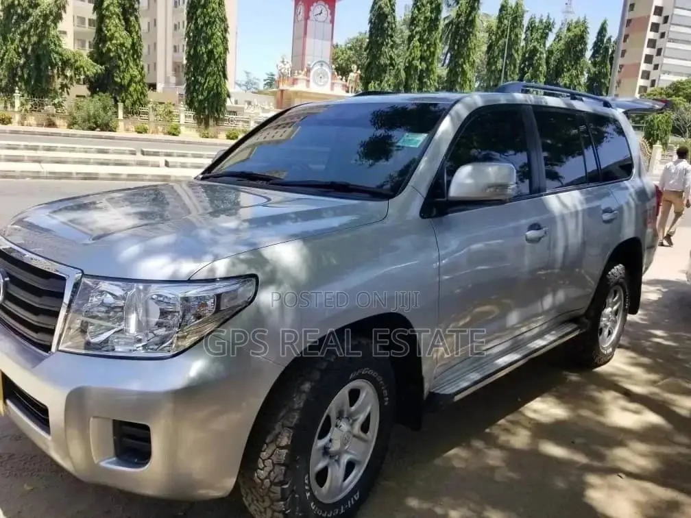 Toyota Land Cruiser 2014 4.5 V8 GX-R Silver