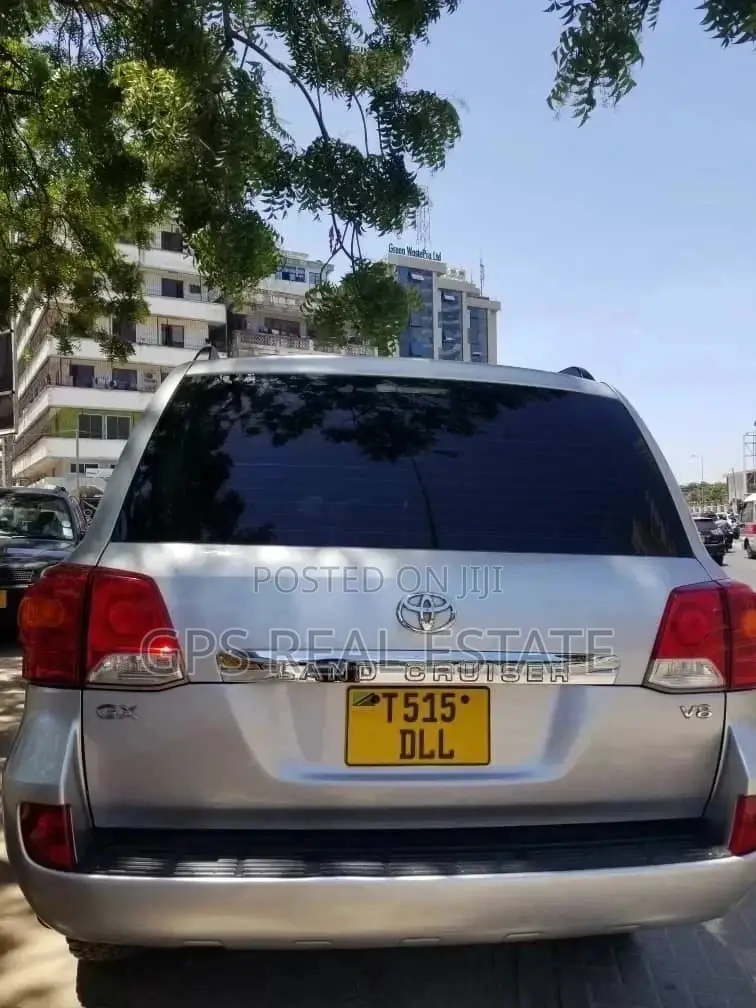 Toyota Land Cruiser 2014 4.5 V8 GX-R Silver