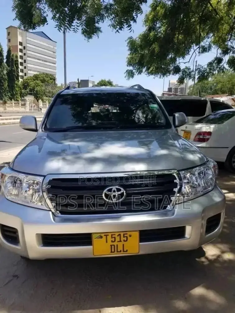 Toyota Land Cruiser 2014 4.5 V8 GX-R Silver