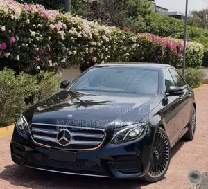 Mercedes-Benz E220 2017 Black