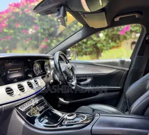 Mercedes-Benz E220 2017 Black