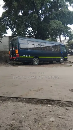 Toyota Coaster 2000 Blue