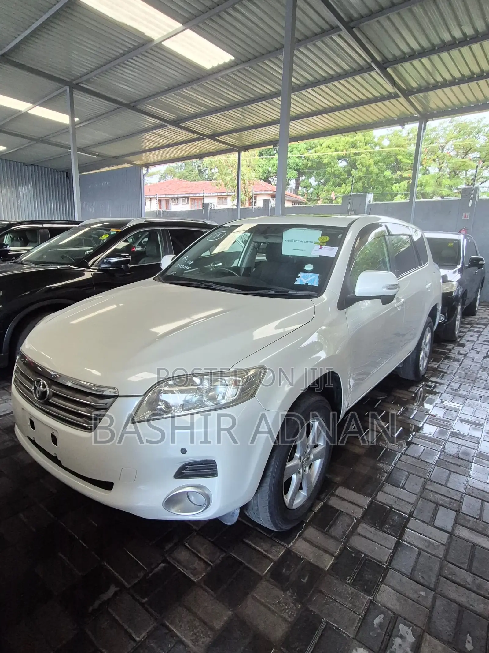 Toyota Vanguard 2009 White