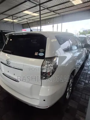 Toyota Vanguard 2009 White