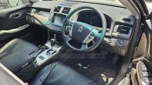 Toyota Crown 2011 Black