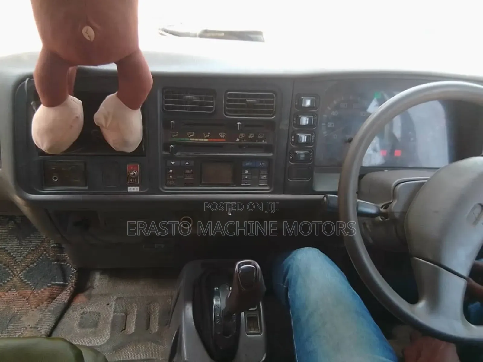 Mitsubishi Fuso Rosa 1998 White