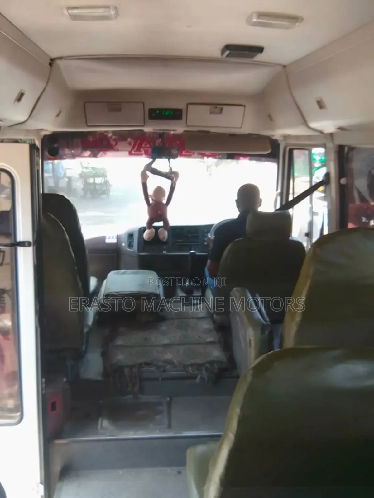 Mitsubishi Fuso Rosa 1998 White