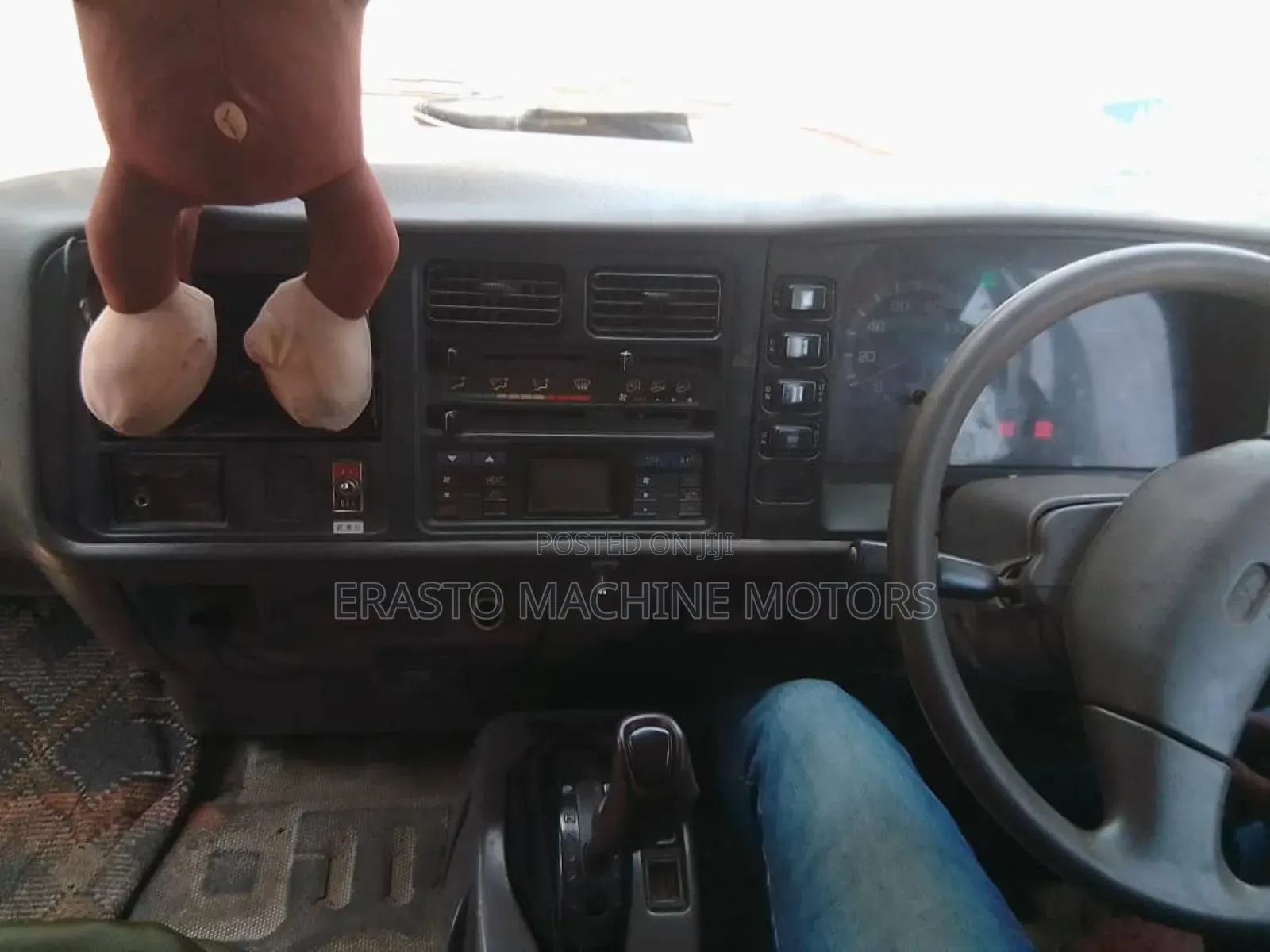 Mitsubishi Fuso Rosa 1998 White