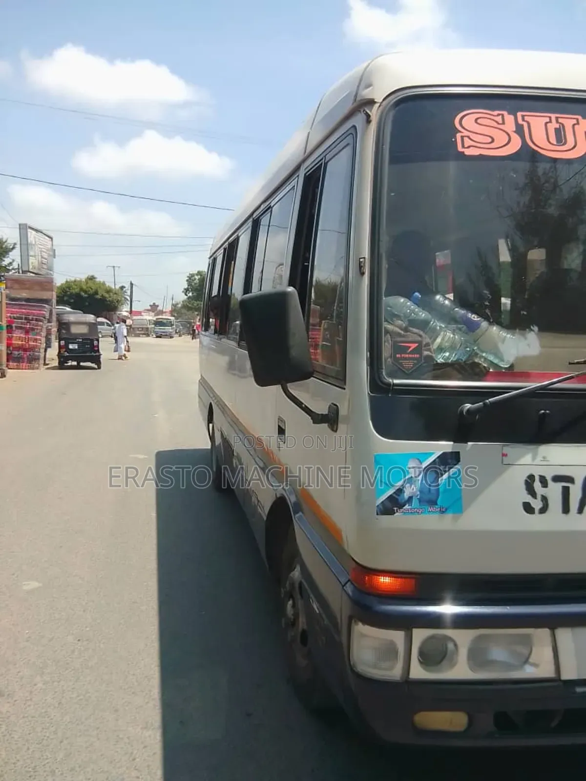Mitsubishi Fuso Rosa 1998 White