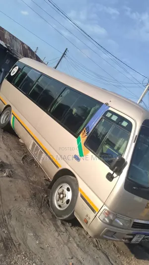 Toyota Coaster 2004 Gold