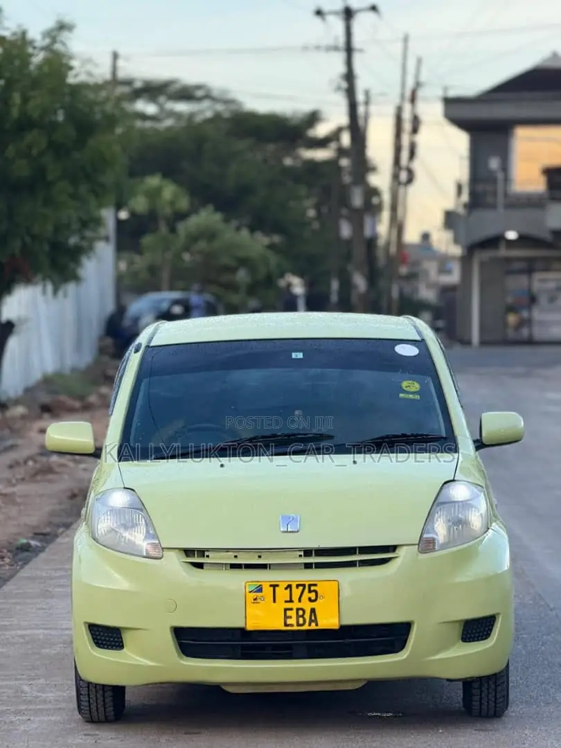 Toyota Passo 2008 Yellow