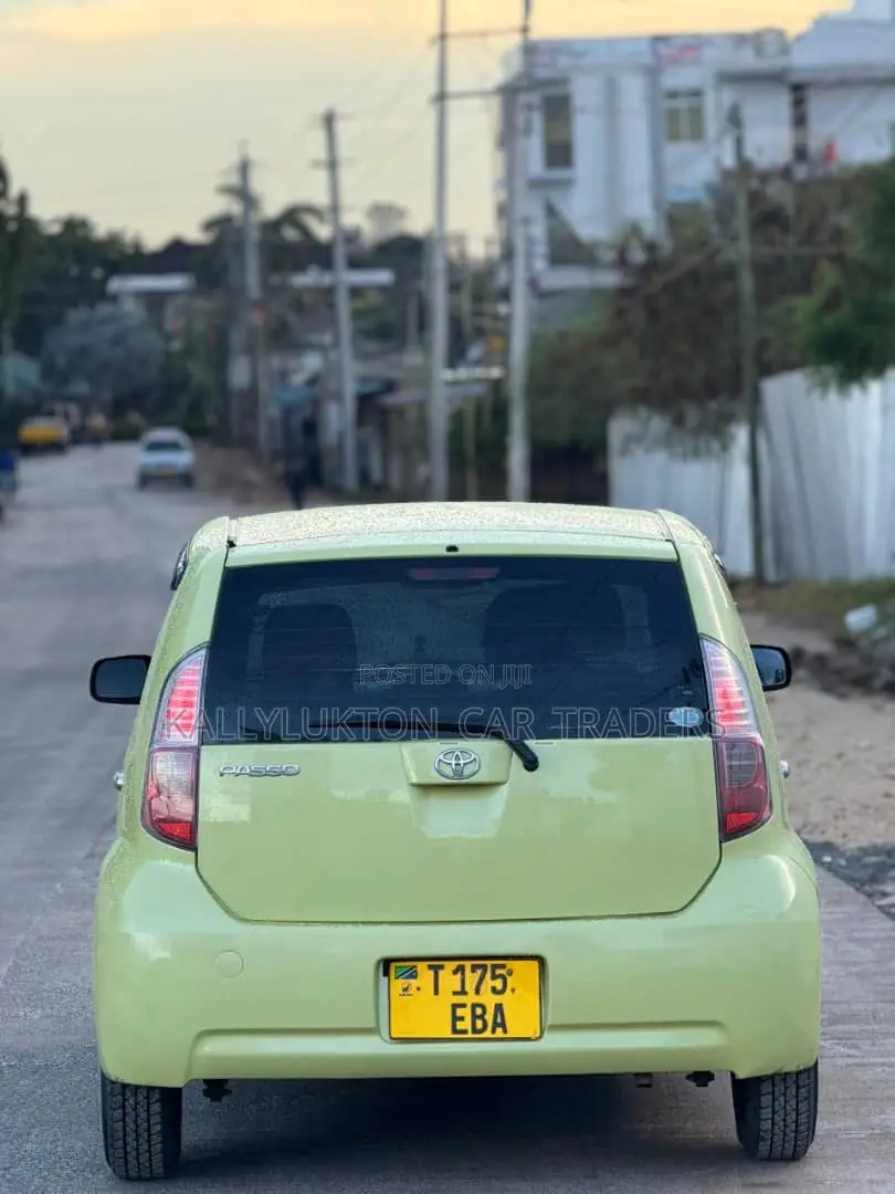 Toyota Passo 2008 Yellow