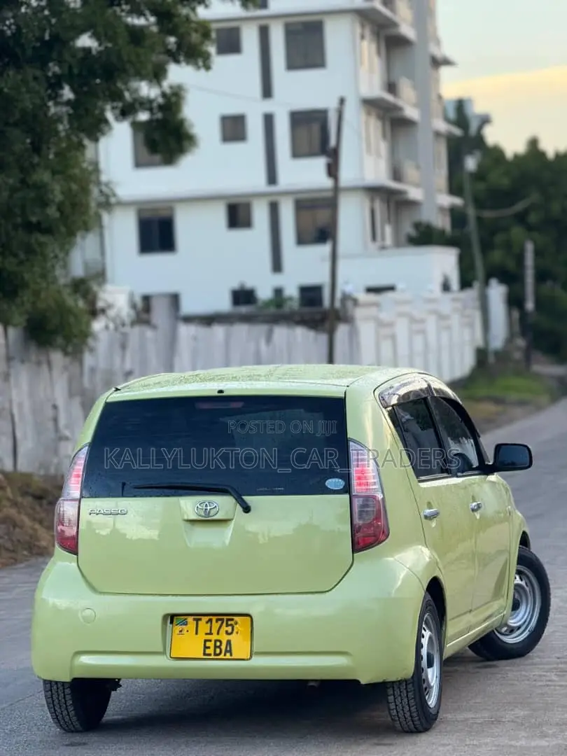 Toyota Passo 2008 Yellow