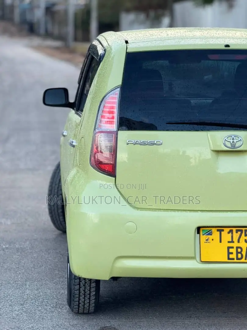 Toyota Passo 2008 Yellow