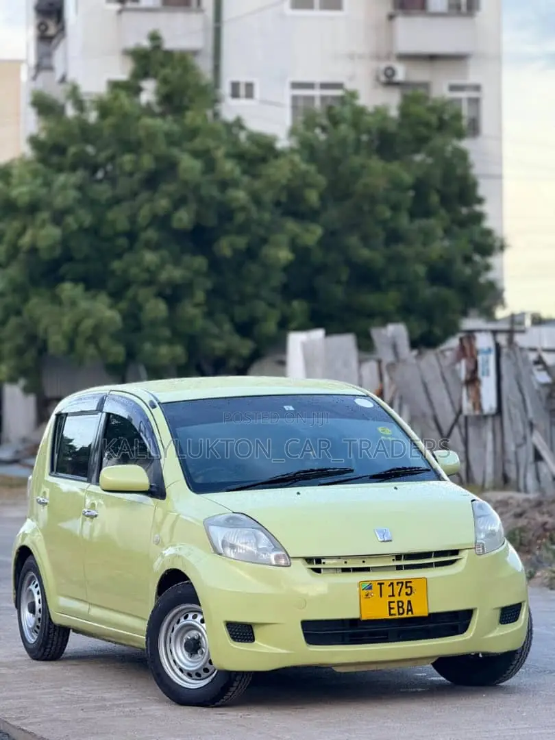 Toyota Passo 2008 Yellow