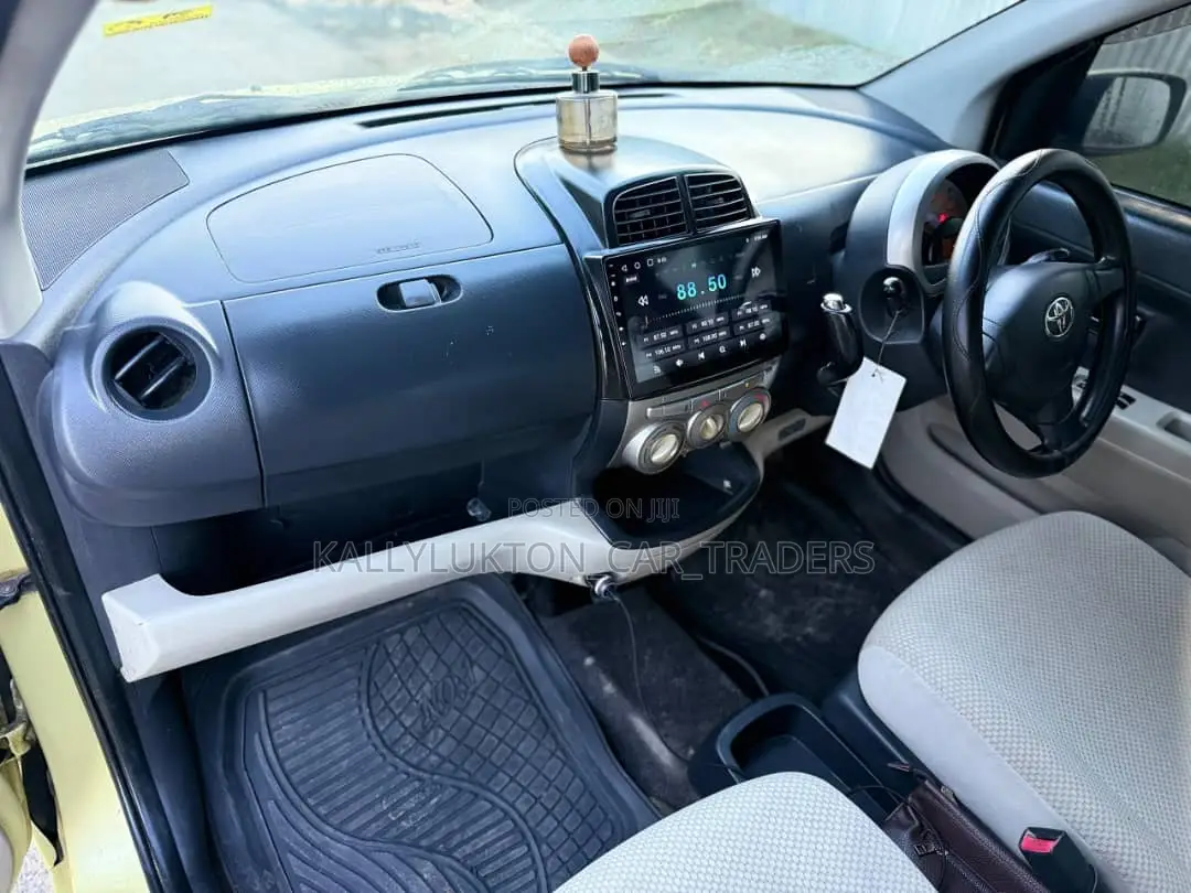 Toyota Passo 2008 Yellow