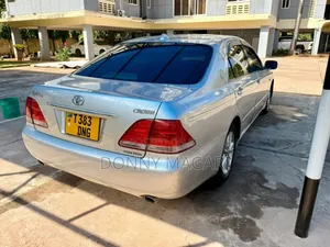 Toyota Crown 2004 Silver