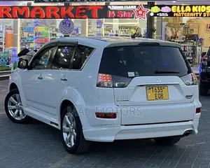 Mitsubishi Outlander 2010 White