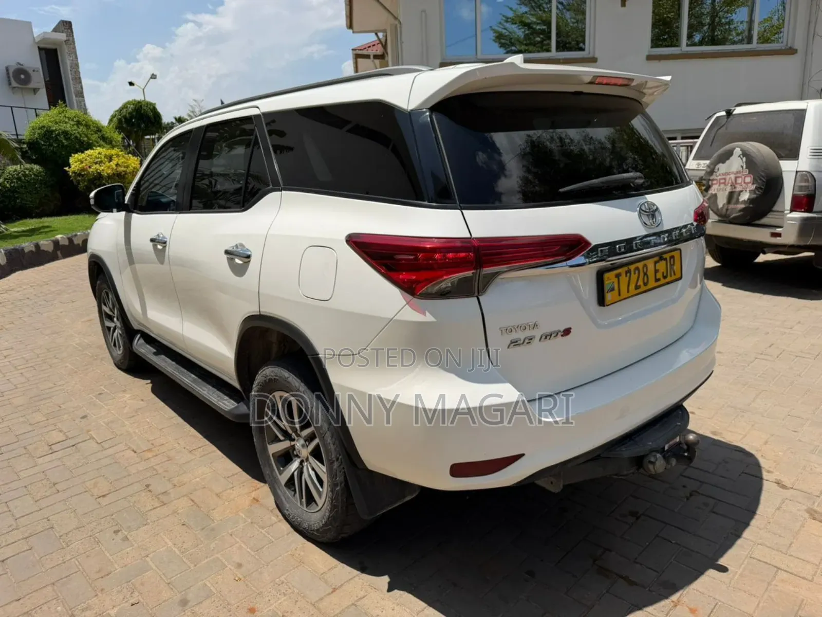 Toyota Fortuner 2.4 D AWD 2017 White