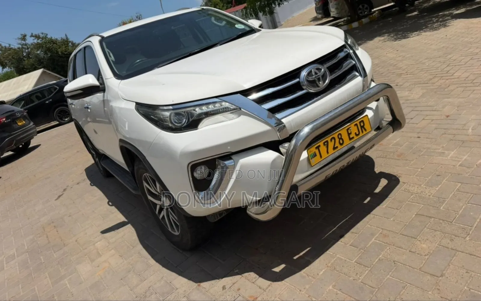 Toyota Fortuner 2.4 D AWD 2017 White