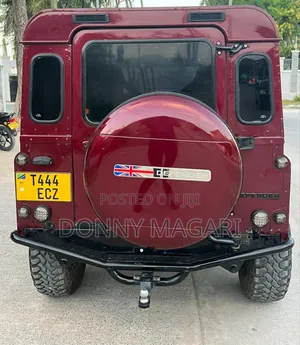 Land Rover Defender 2021 Red