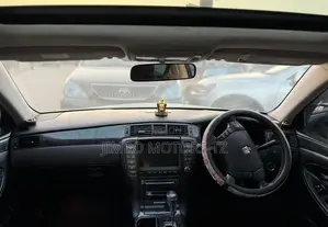 Toyota Crown Royale 2005 Blue