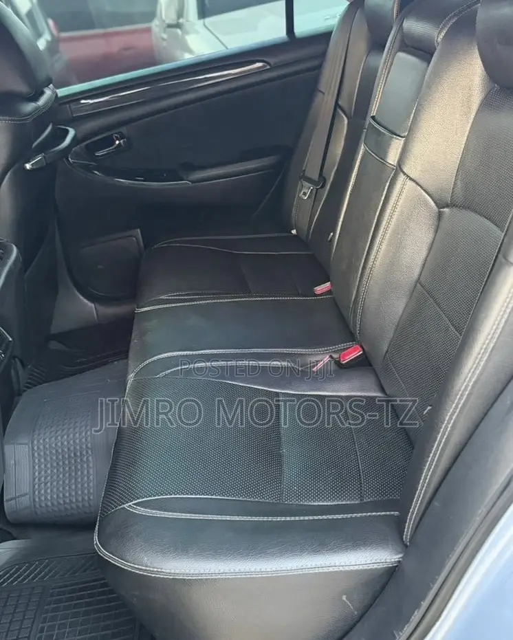 Toyota Crown Royale 2005 Blue