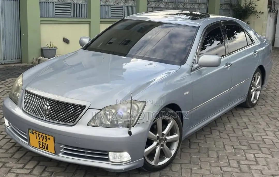 Toyota Crown Royale 2005 Blue